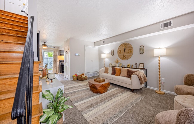 Building Photo - Ashton Pines Apartments & Townhomes