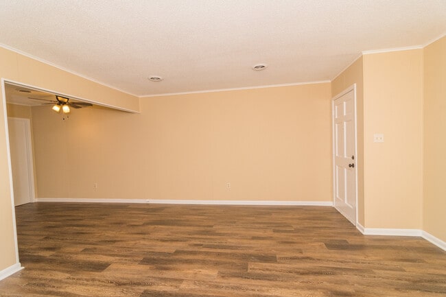 Photo - 705 June Dr Unidad #A