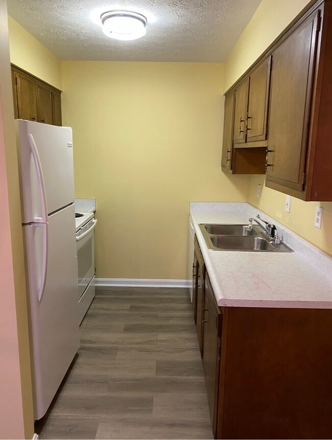 4507 #3 Landside Drive Unit 4