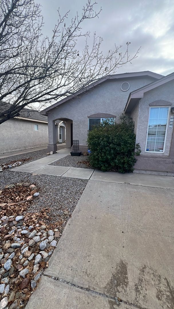 Gated Newer Pueblo 2/BD 1/BA 1/CG - Gated Newer Pueblo 2/BD 1/BA 1/CG House