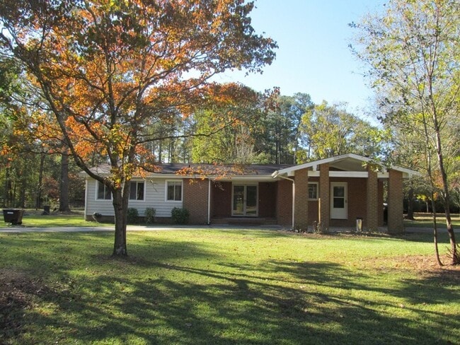 Building Photo - 207 White Oak Rd Rental