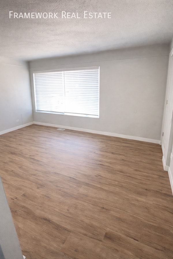 Photo - 1468 Ivanhoe St