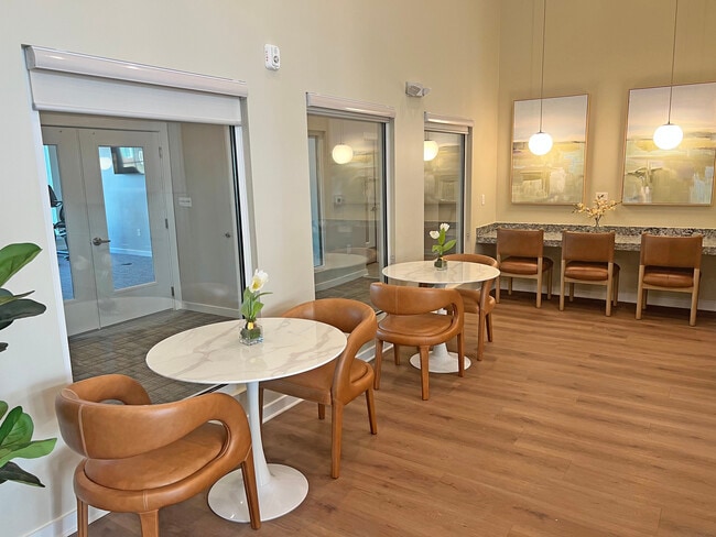 Photo - Springhouse Square