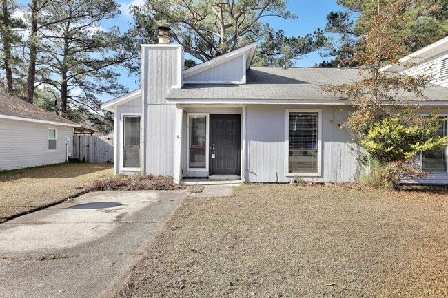 Photo - Adorable Duplex!