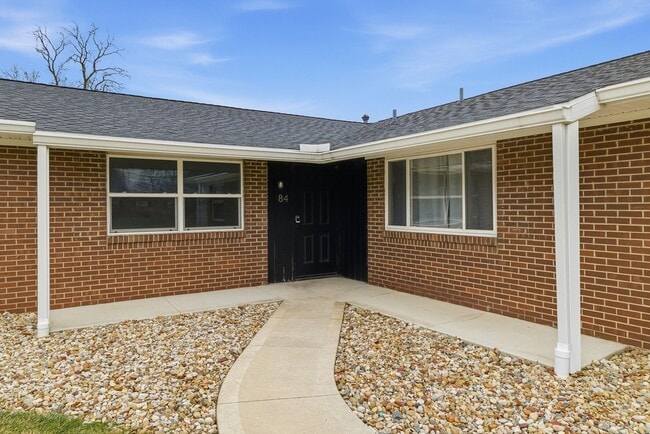 Photo - 84 Lasalle St