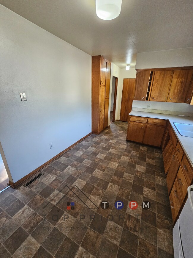 Photo - 1 Bedroom | 1 Bathroom Upper-Level Unit in... Unidad B