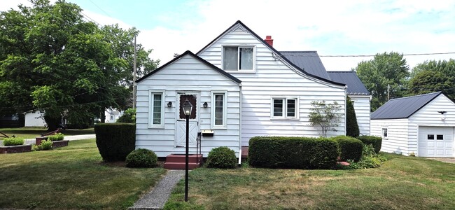 Photo - 935 Marshall Dr