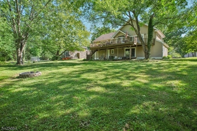 Photo - 195 Chaucer Dr