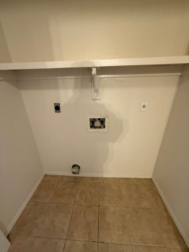 Photo - 2239 Alma Blvd Unit 2