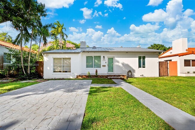 Photo - 2263 SW 21st St