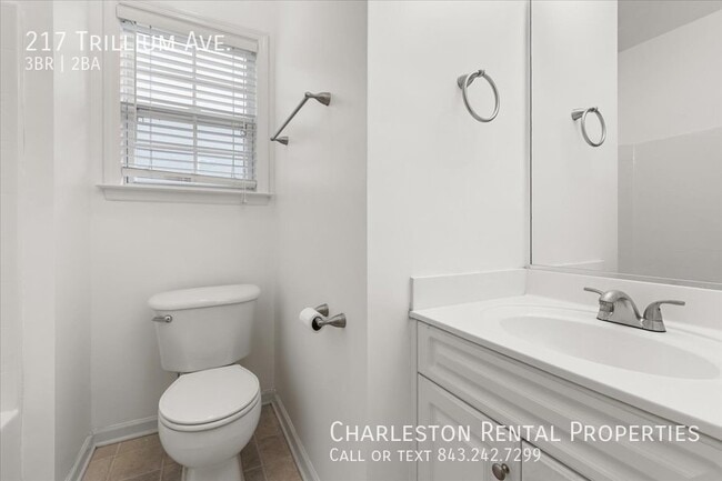 Photo - 217 Trillium Ave
