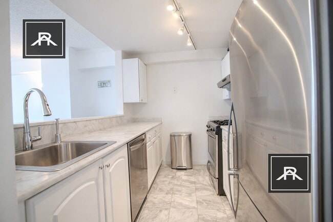 Building Photo - 15 N Beacon St