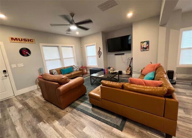 Photo - 2018 Detroit Ave NW