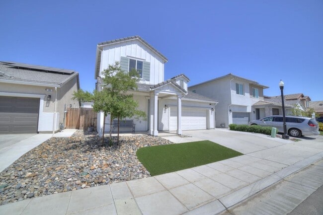 Photo - Newly Built 3/2.5 Woodside Home In Riverstone