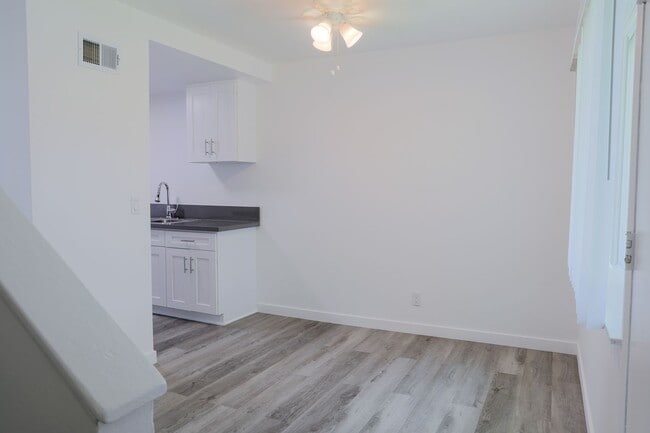 Photo - 2709 S Baker St Unidad C