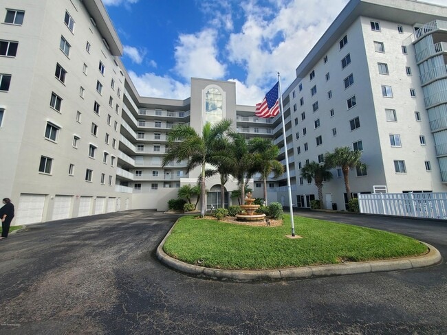 Building Photo - 3740 Ocean Beach Blvd Unit 201