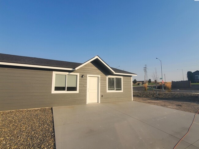 Building Photo - New duplex for rent Rental