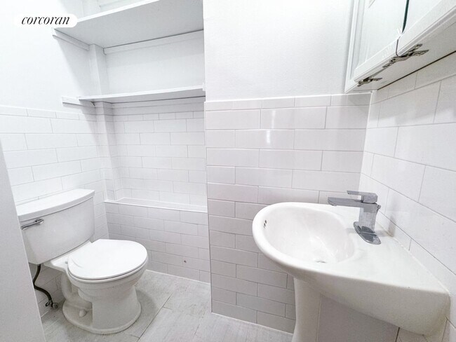 Photo - 638 Halsey St