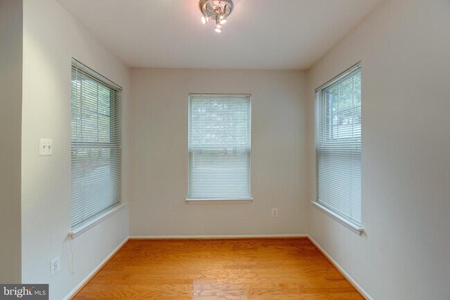 Photo - 1727 Ascot Way Unidad A
