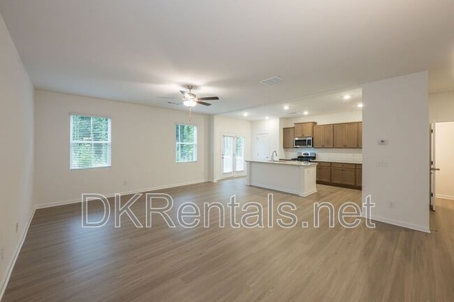 Photo - 182 Parkwood Dr