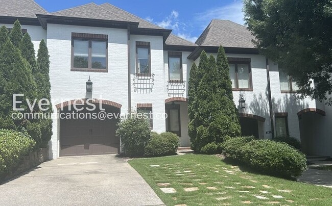 Building Photo - 4-Bed/3.5-Bath Spacious Townhome with Fenced Yard and Garage/Available Now!