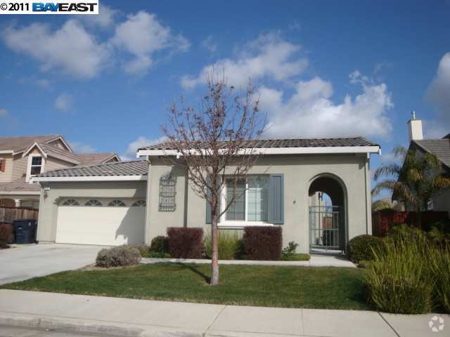 Building Photo - 2131 Tennis Ln Rental