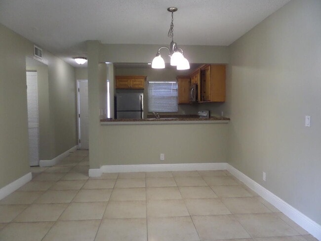 Photo - 1440 Windorah Way Unidad D