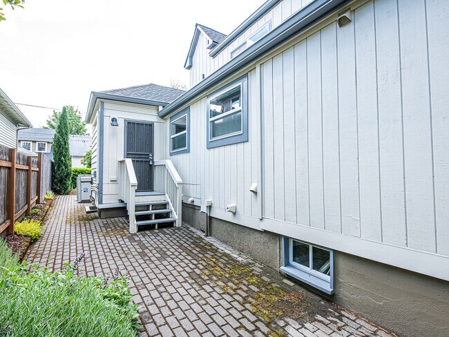 Photo - Charming, remodeled 1-bdrm/1-bath vintage ... Unidad NE Everett - 2633