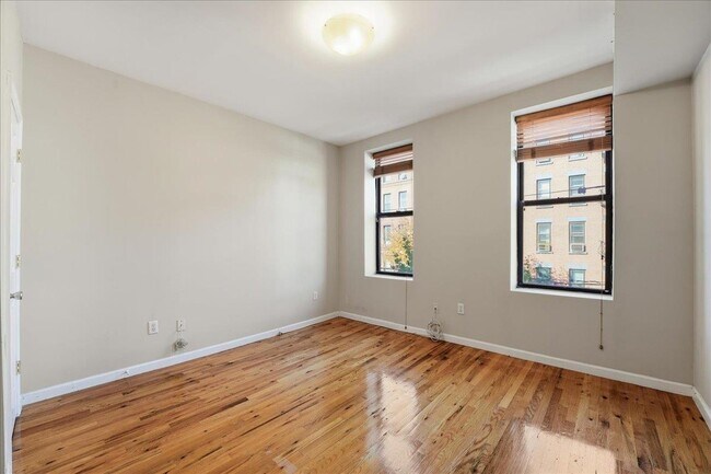 Photo - 129 Willow Ave