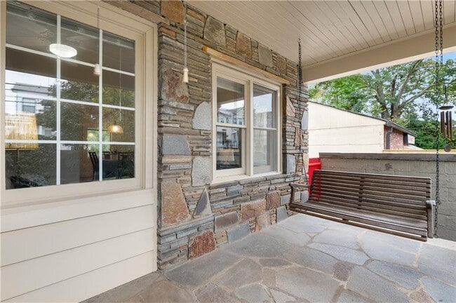 Photo - 2035 Manchester St NE