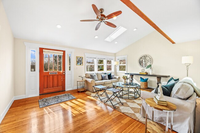 Photo - 3712 SW Thistle St