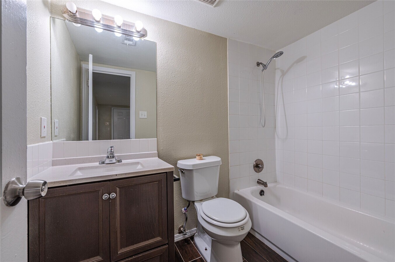 Photo - 5510 Ave S