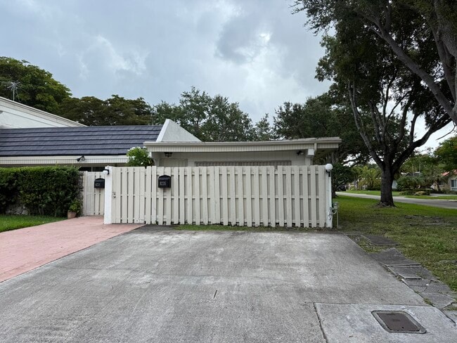 Building Photo - 8235 SW 82nd Pl Rental