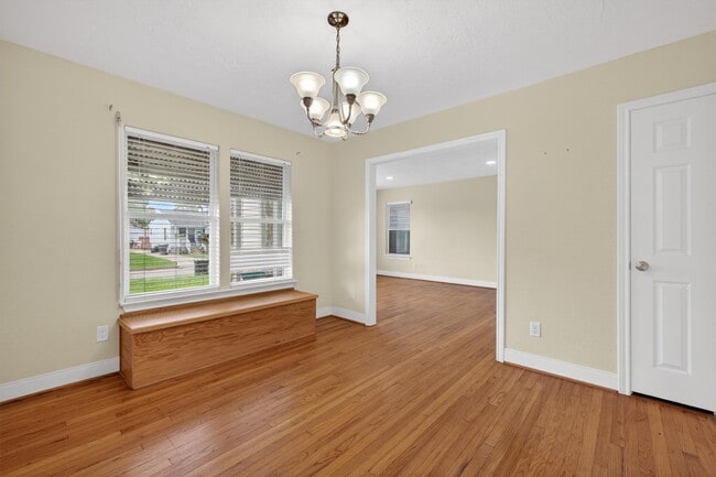Photo - 5611 Fraser Ave