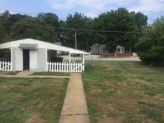 Photo - Yanceyville/Cone area 3 BR with carports