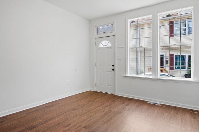 Photo - Coming Soon! Spacious 3 Bedroom, 1.5 Bath ...