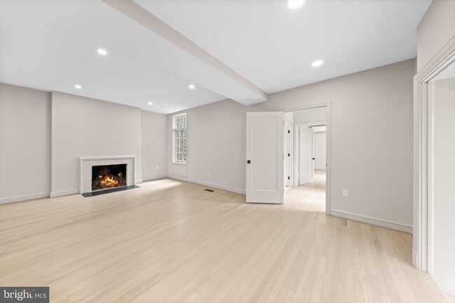 Photo - 1525 35th St NW
