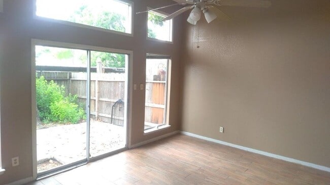 Photo - 2429 Miramar Ct Unit 2429