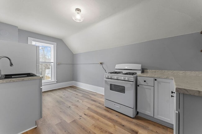 Photo - 506 E Parkway Ave Unit A- Upper