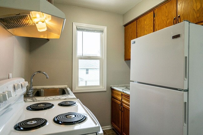 Photo - Aldrich Apartments | Near I-94 & Theodore ...