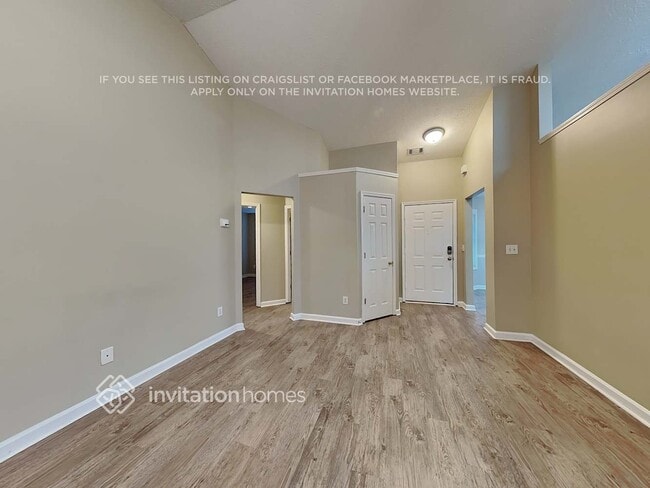 2825 Maple Vista Ln SW