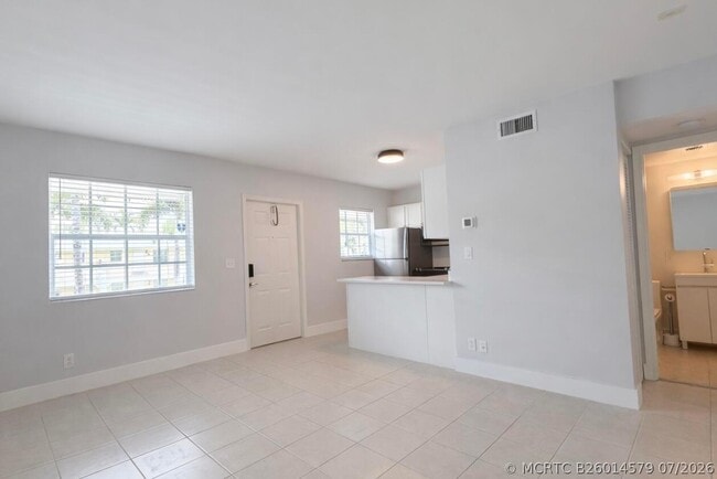 Photo - 2660 NE 8th Ave Unit 216