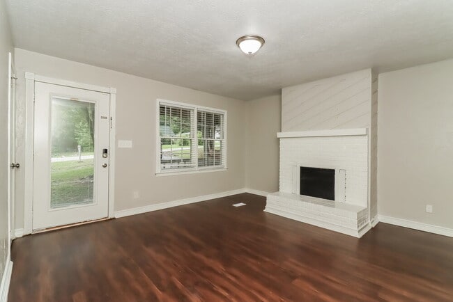 Photo - 155 Sunny Ln