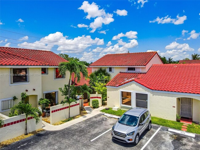 Photo - 1612 San Remo Cir Townhome