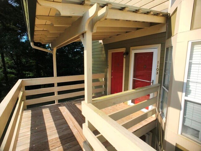 Photo - 1104 Riverview Dr