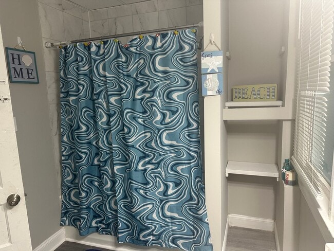 Photo - Walking distance to U of L and Bellarmine ...