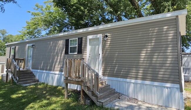 Photo - 2310 Dogwood St