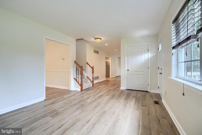 Photo - 605 Paradise Rd