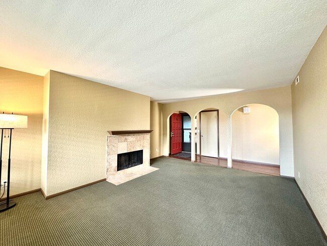 Photo - 2bd/2ba Kirkland Condo Unit 305