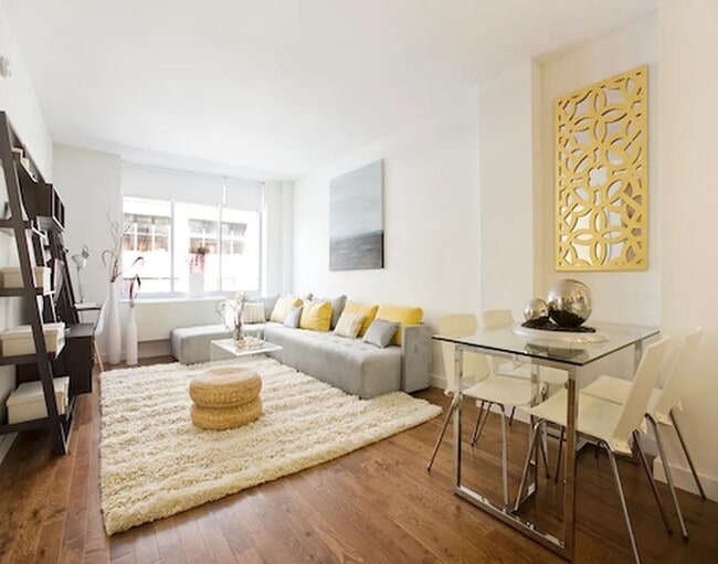 Photo - 260 W 26th St Unit 9O